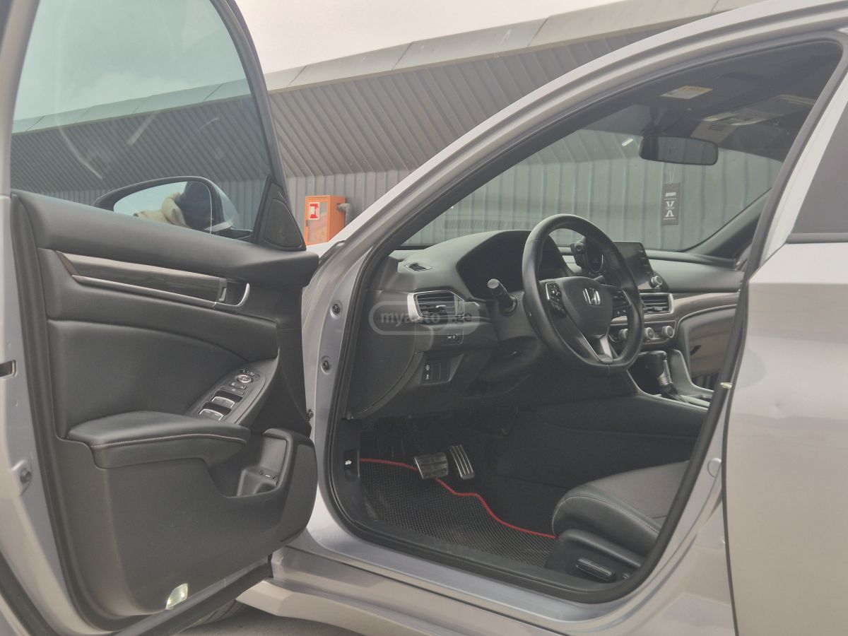 Honda Accord - фото 8