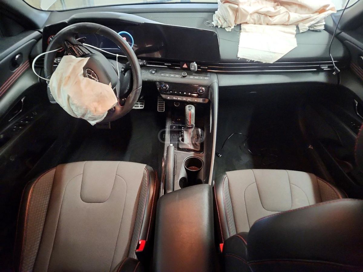 Hyundai Elantra - фото 8