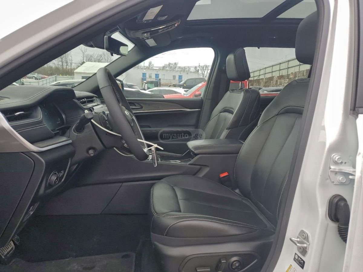 Jeep Grand Cherokee 2024 — миниатюра 7