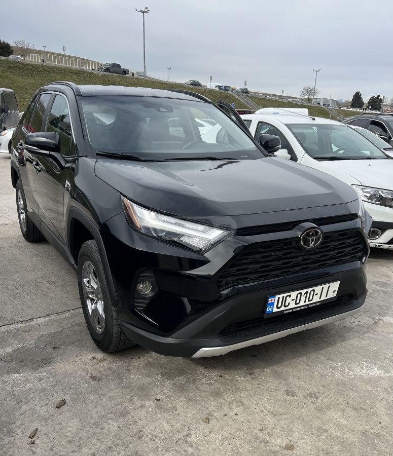 Toyota RAV 4 - фото 1