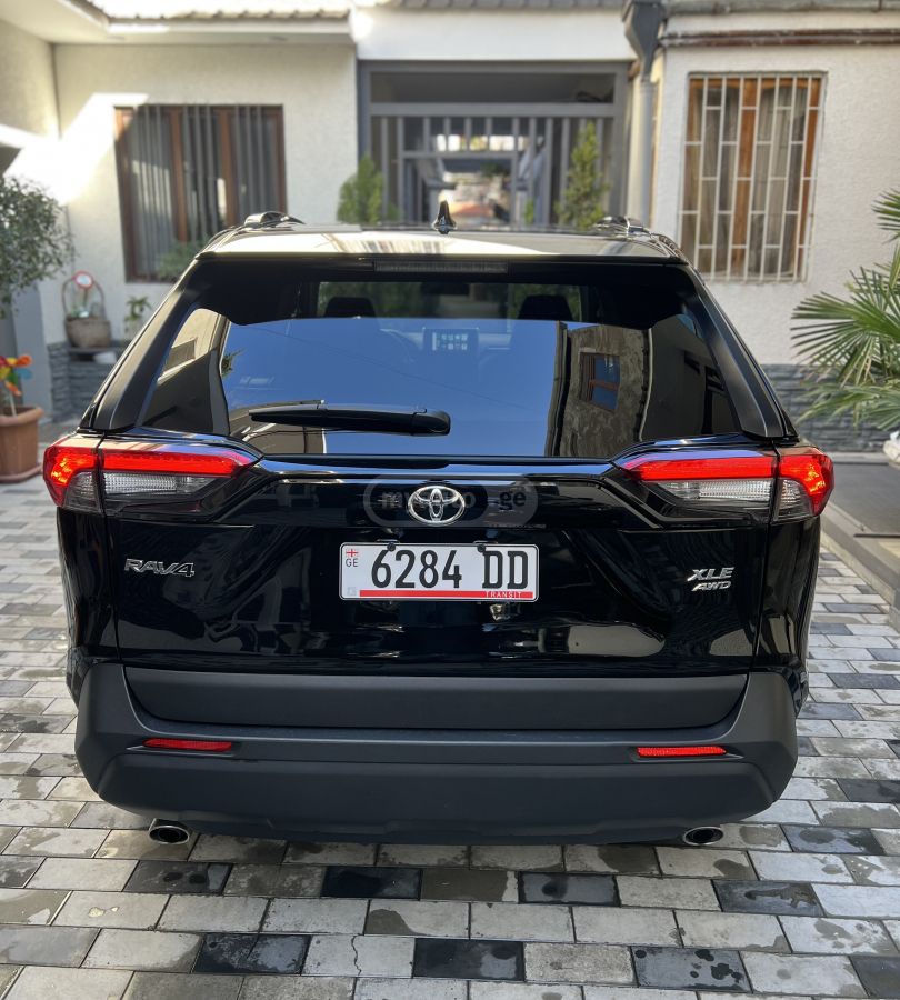 Toyota XLE 4x4 — миниатюра 3