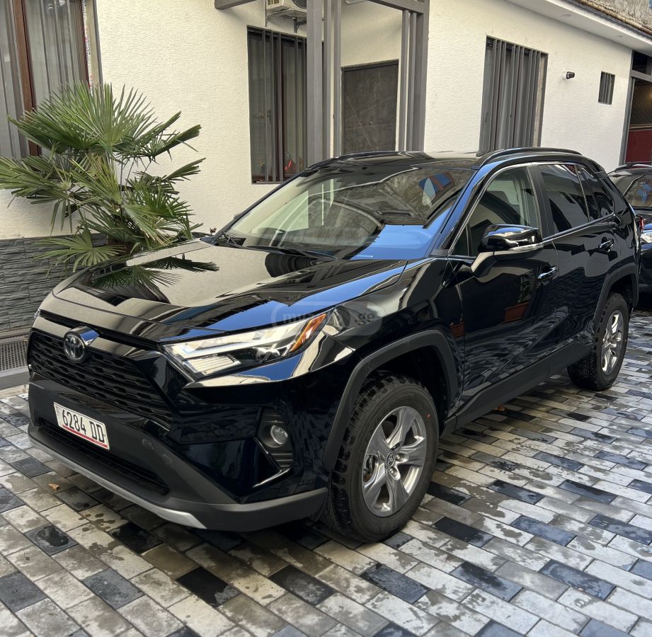 Toyota XLE 4x4 — миниатюра 4