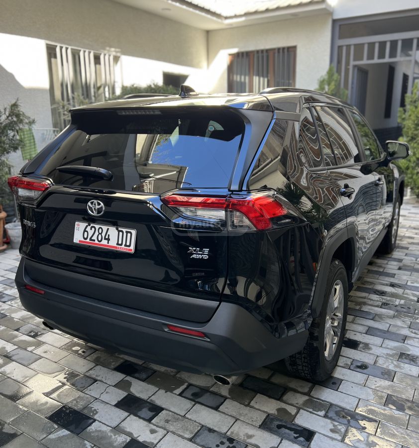 Toyota XLE 4x4 — миниатюра 9