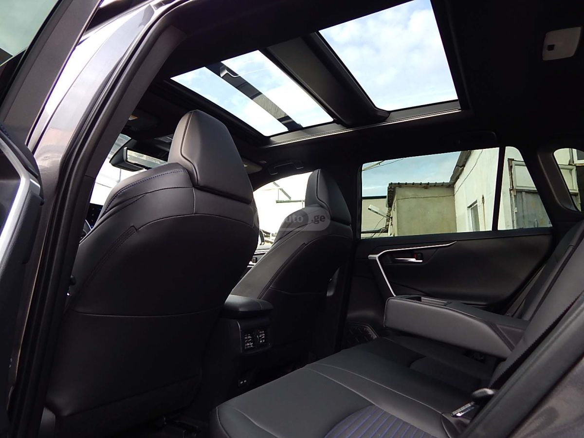 Toyota RAV 4 - фото 2