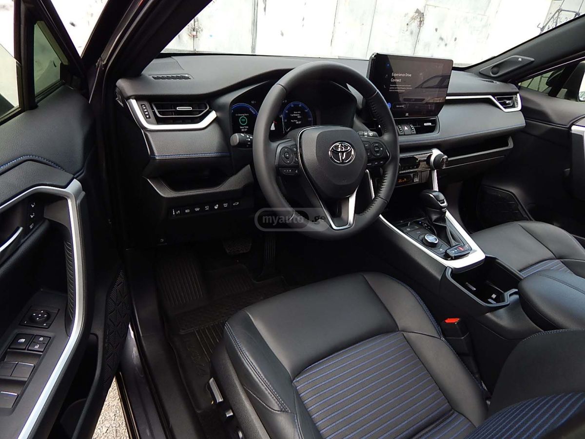 Toyota RAV 4 - фото 8