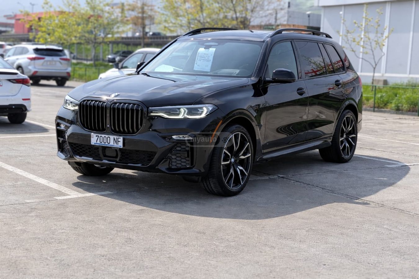 BMW X7 - фото 1