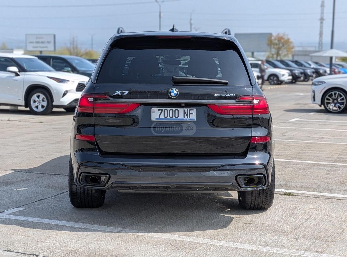 BMW X7 - фото 4