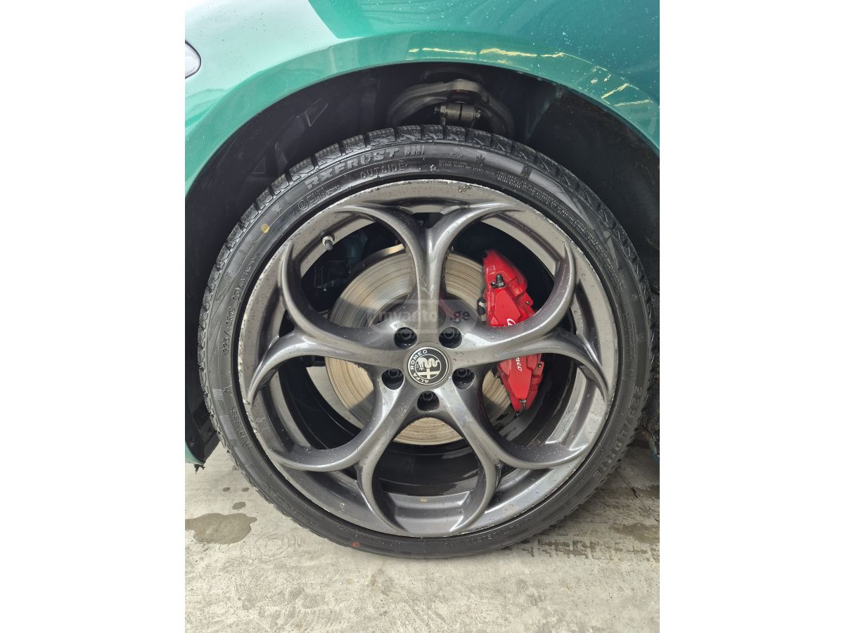 Alfa Romeo tributo italiano — миниатюра 3