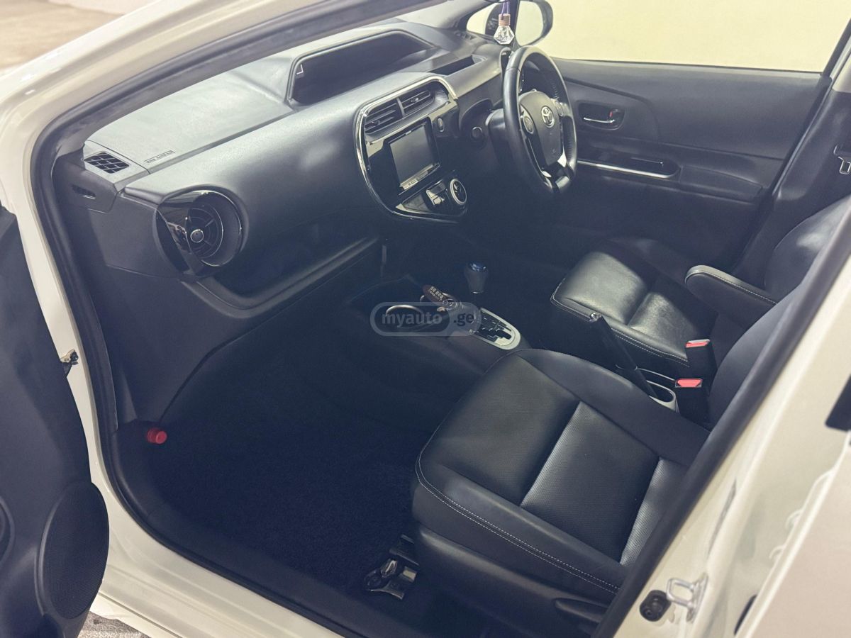 Toyota Aqua - фото 10