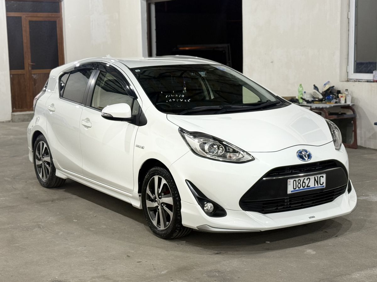 Toyota Aqua - фото 3