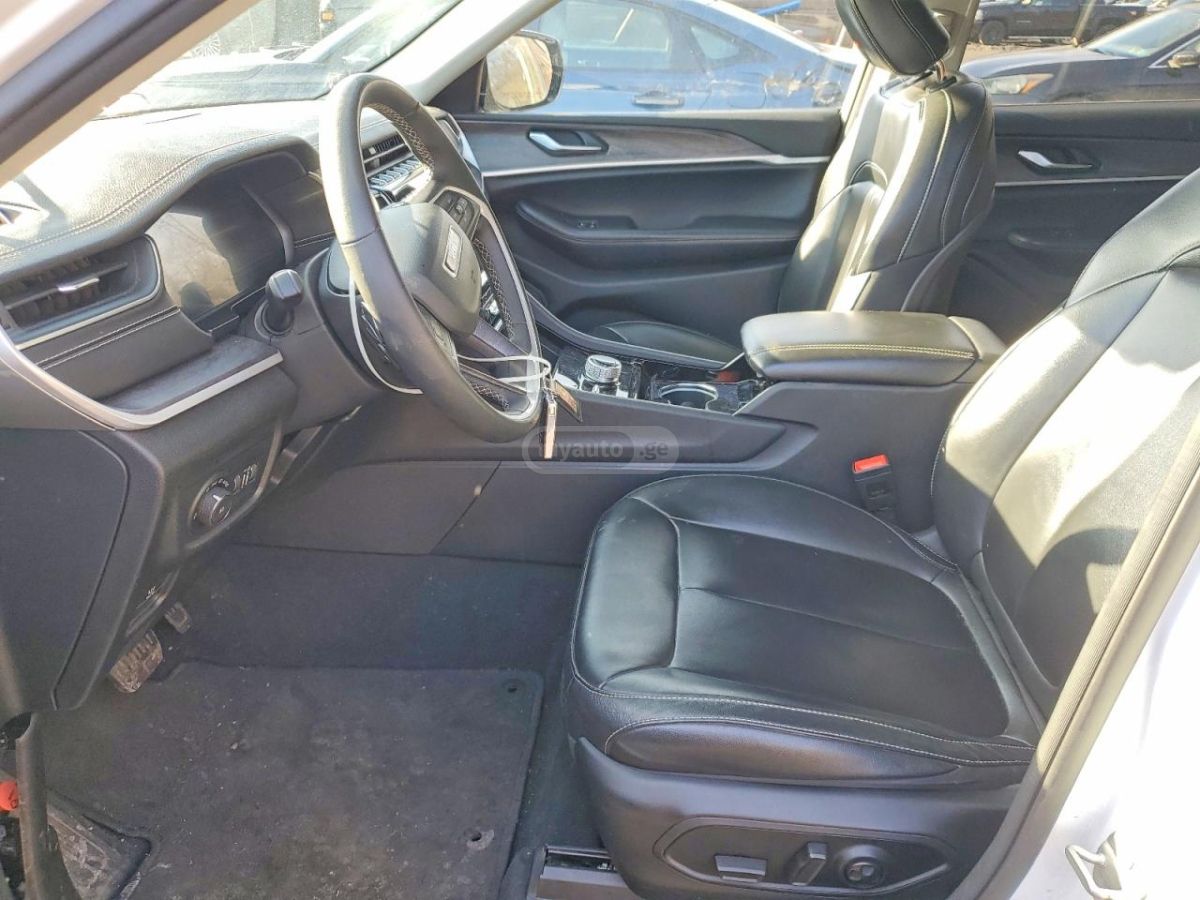 Jeep Grand Cherokee - фото 7