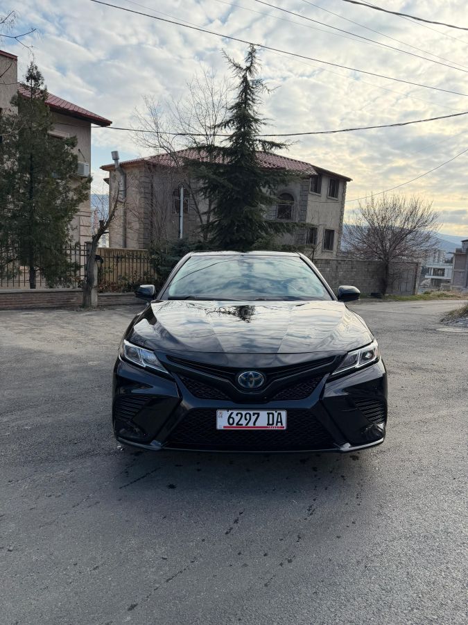 Toyota Camry - фото 2