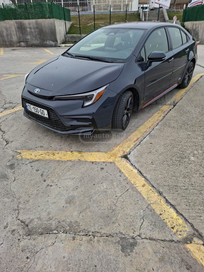 Toyota SE 4dr Sedan CVT — миниатюра 10