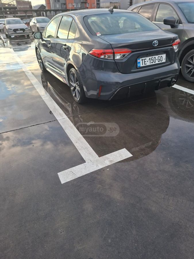 Toyota SE 4dr Sedan CVT — миниатюра 6