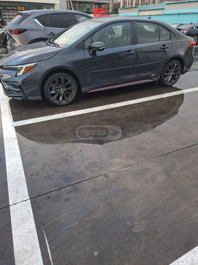 Toyota SE 4dr Sedan CVT — миниатюра 7