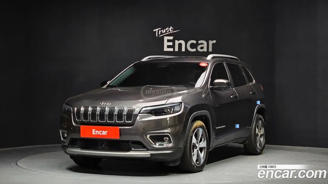 Jeep Cherokee - фото 1