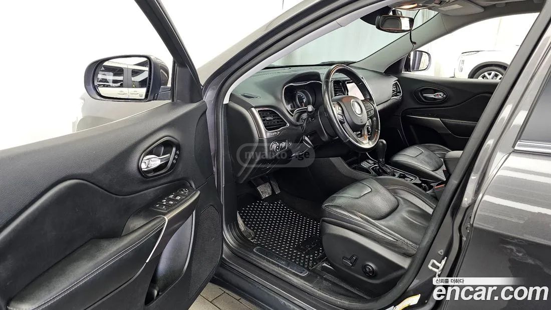 Jeep Cherokee - фото 10