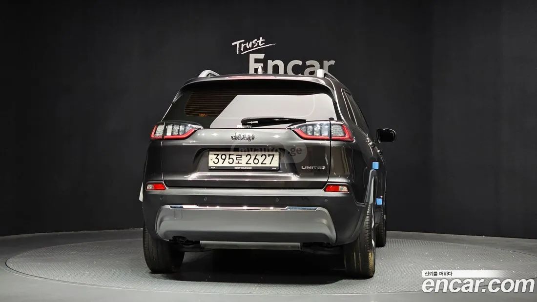 Jeep Cherokee - фото 4