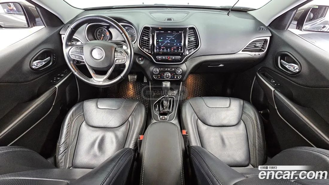 Jeep Cherokee - фото 7