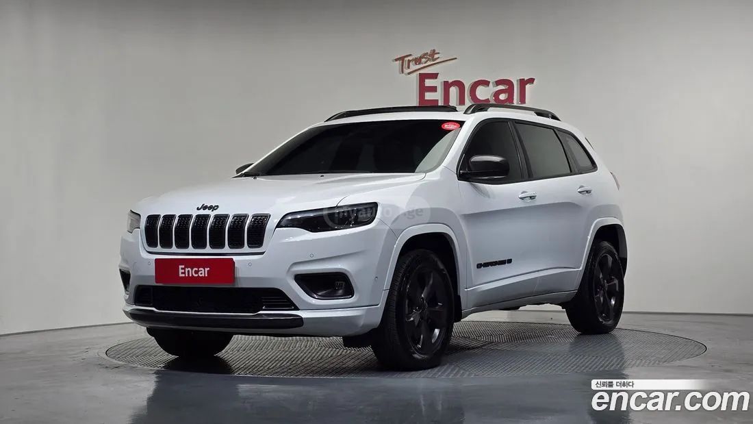 Jeep Cherokee - фото 1