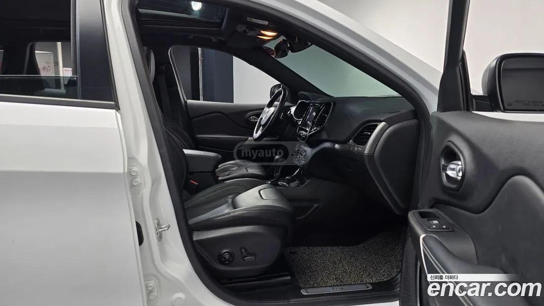 Jeep Cherokee - фото 11