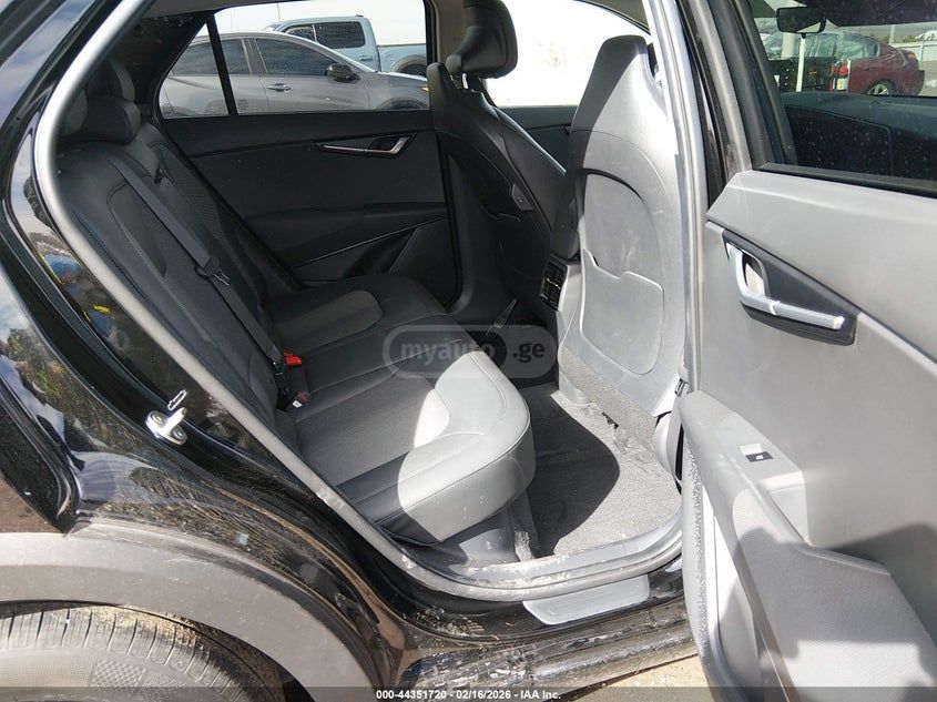 Kia Niro - фото 8
