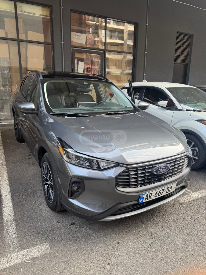 Ford PHEV 4dr Front-Wheel Drive CVT — миниатюра 1