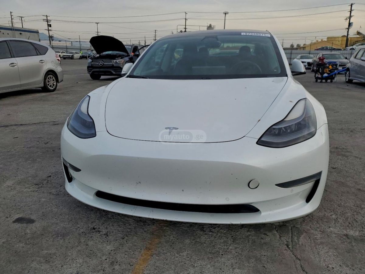 Tesla Model 3 - фото 5