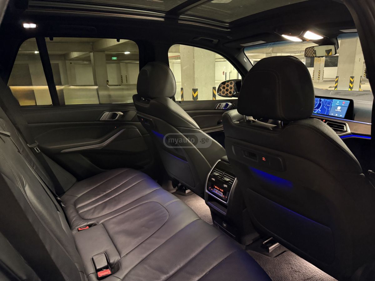 BMW xDrive40i 4dr All-Wheel Drive — миниатюра 12