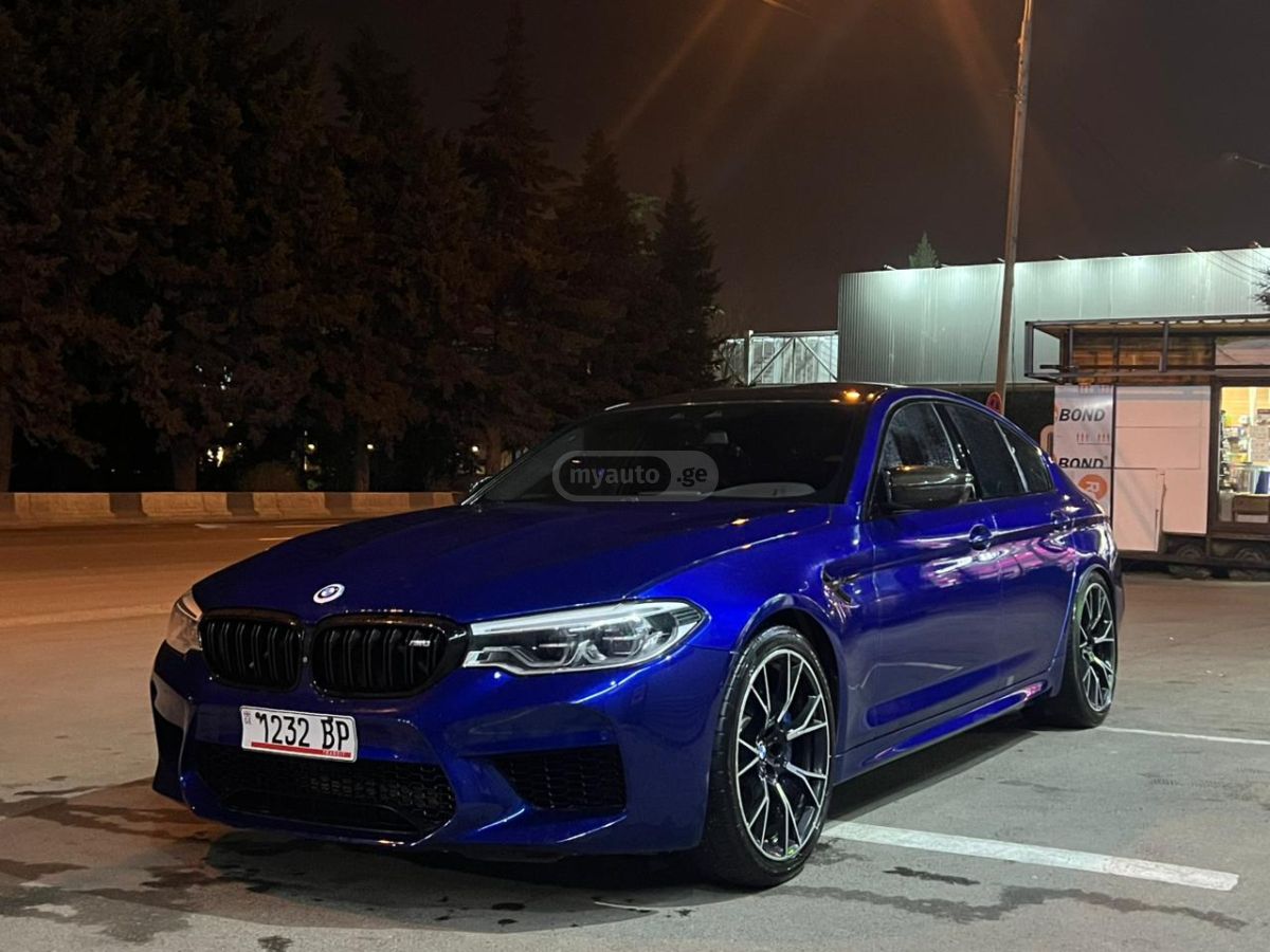 BMW M5 - фото 1