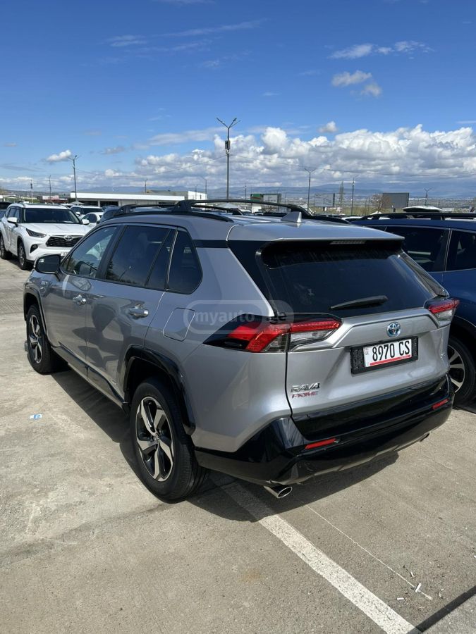 Toyota Rav 4 - фото 5
