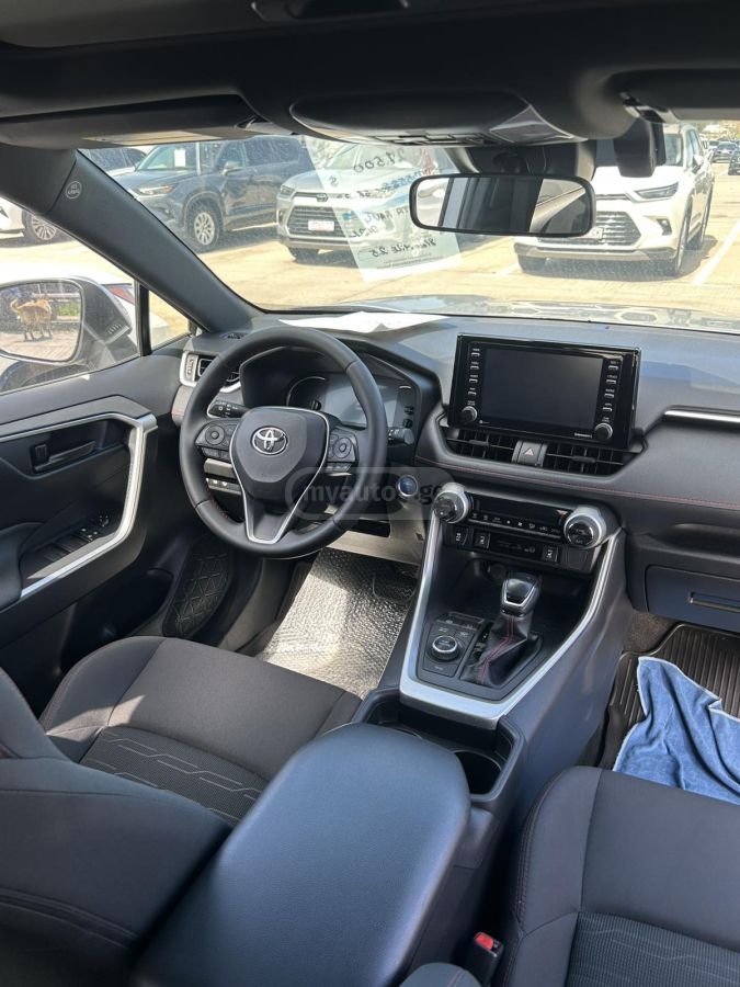 Toyota Rav 4 - фото 9