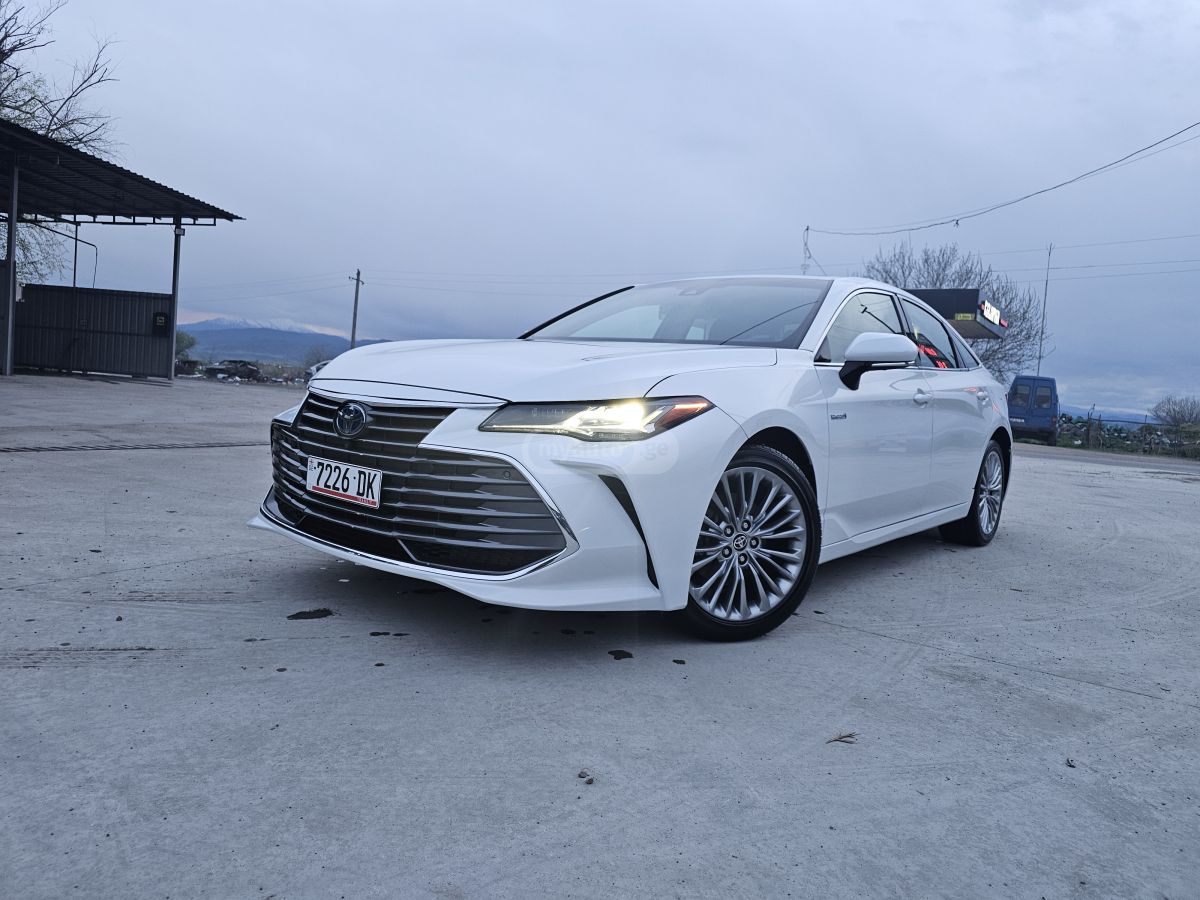 Toyota Avalon - фото 1