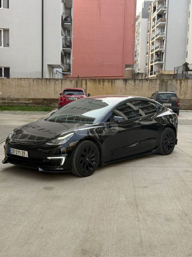 Tesla Model 3 - фото 3