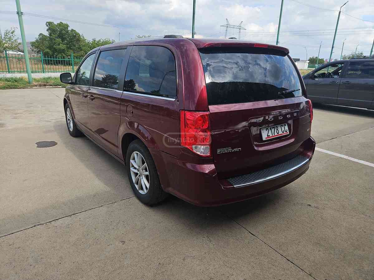 Dodge Caravan - фото 11