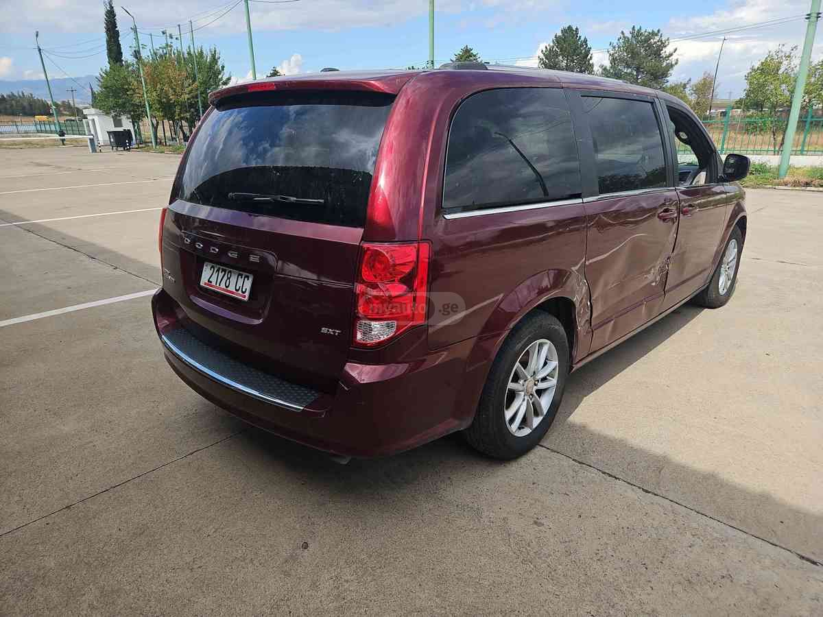 Dodge Caravan - фото 8