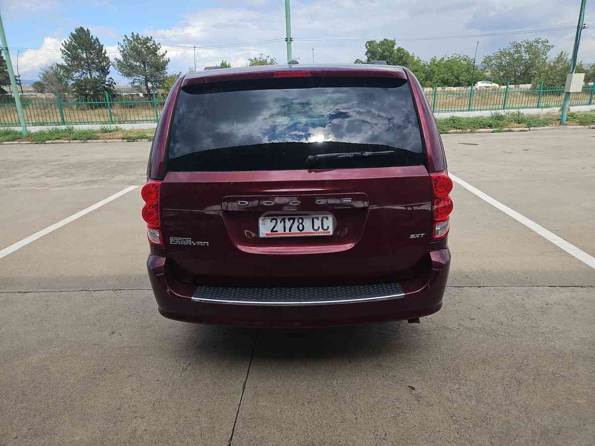 Dodge Caravan - фото 9