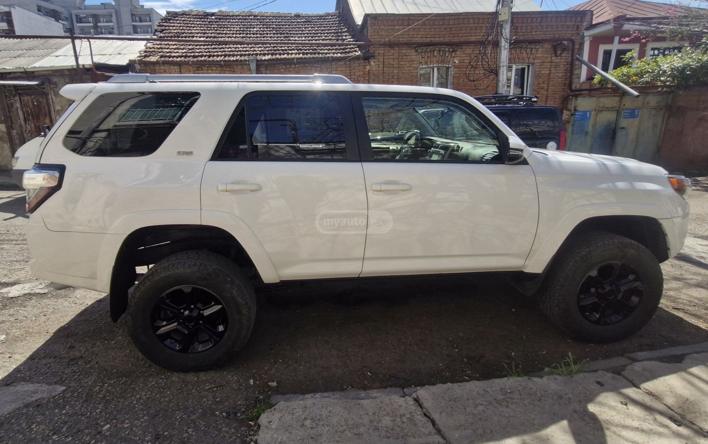 Toyota 4 Runner - фото 10
