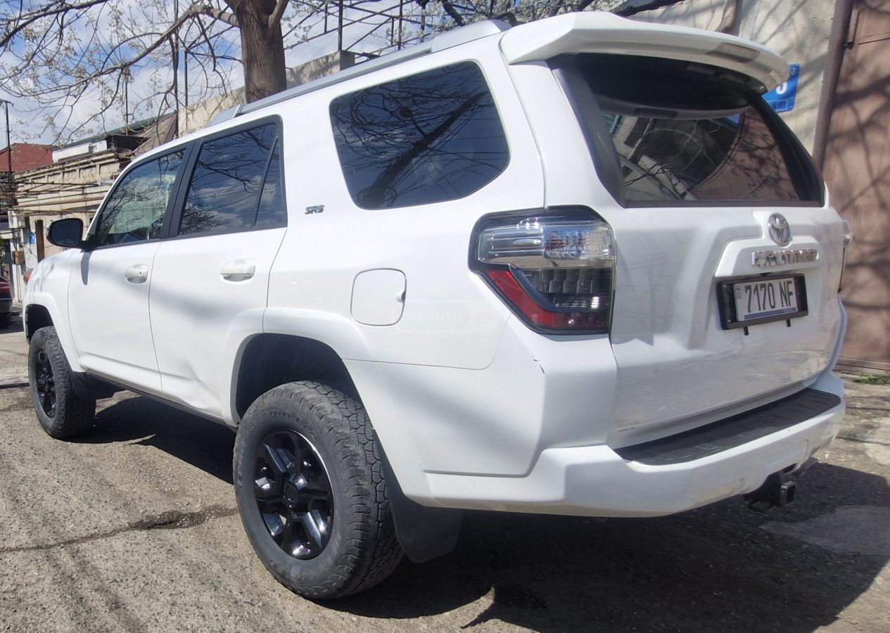 Toyota 4 Runner - фото 13