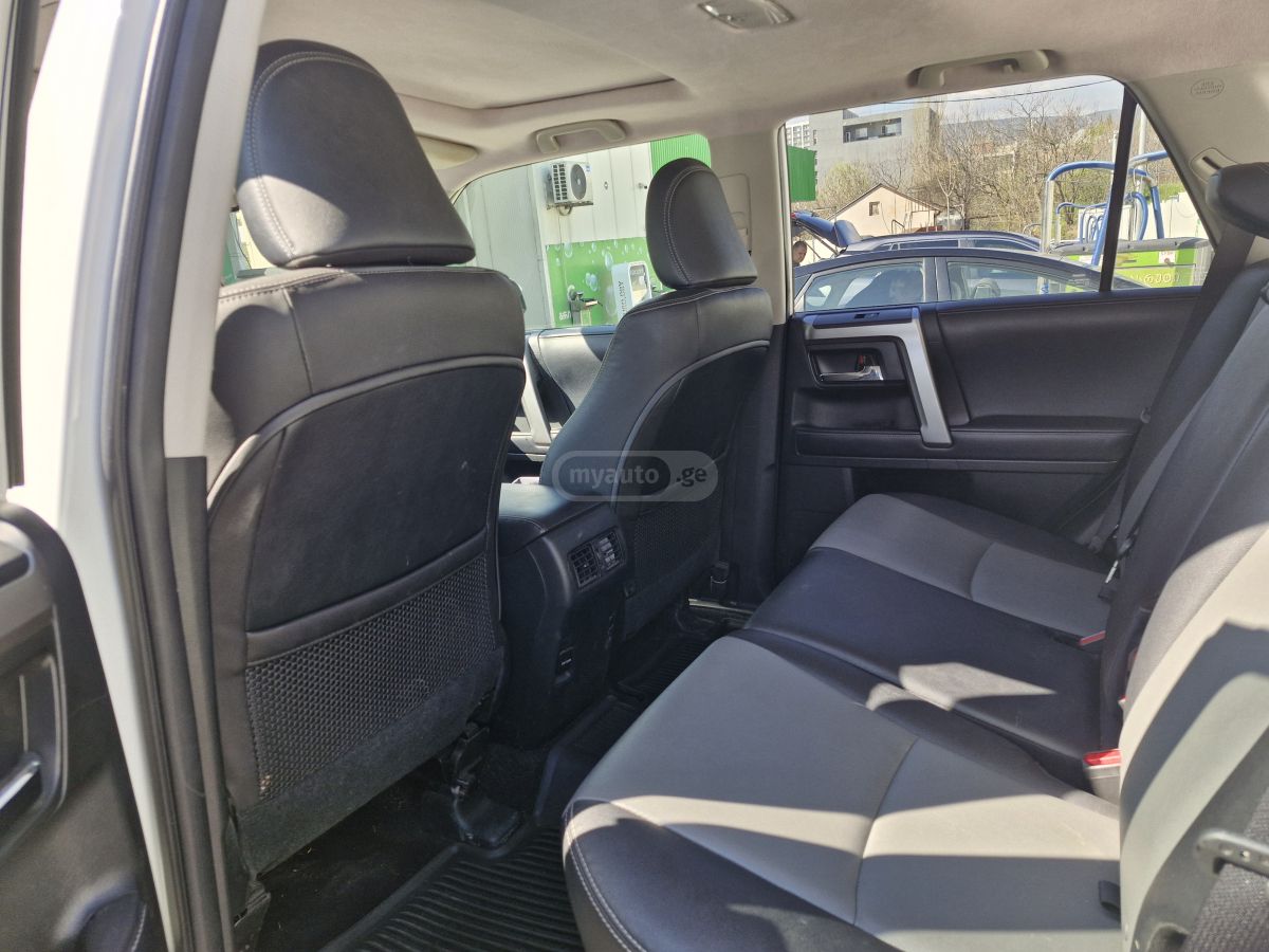 Toyota 4 Runner - фото 5