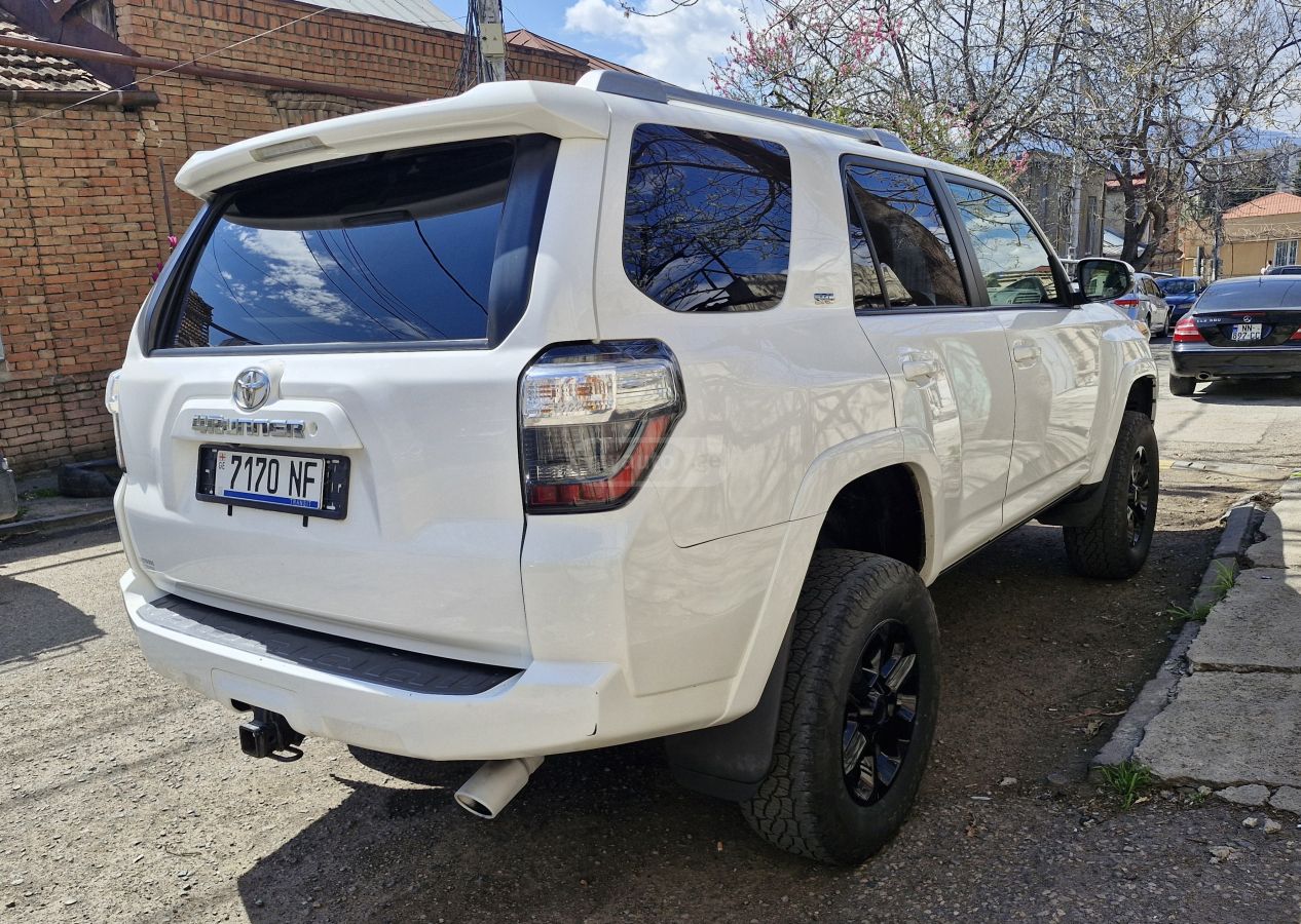 Toyota 4 Runner - фото 9