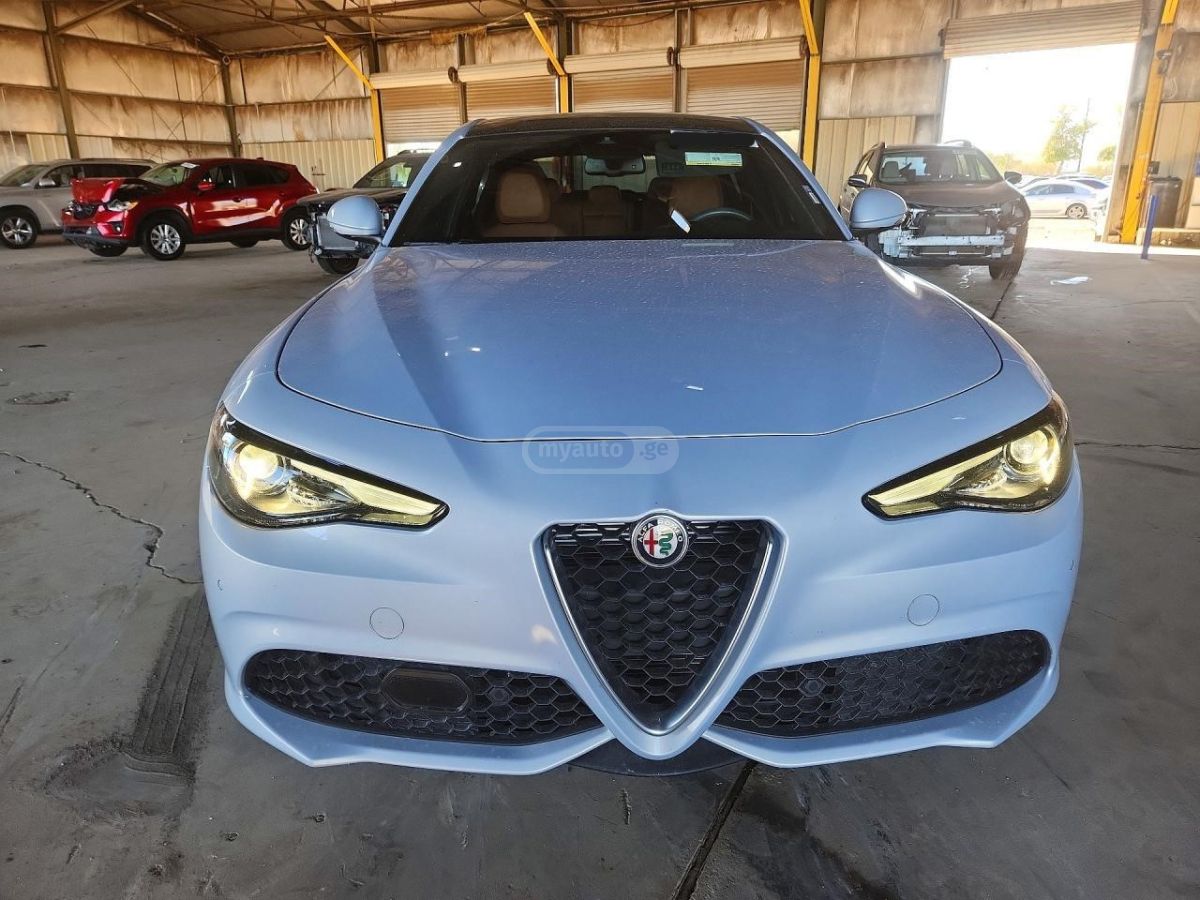 Alfa Romeo Giulia - фото 2