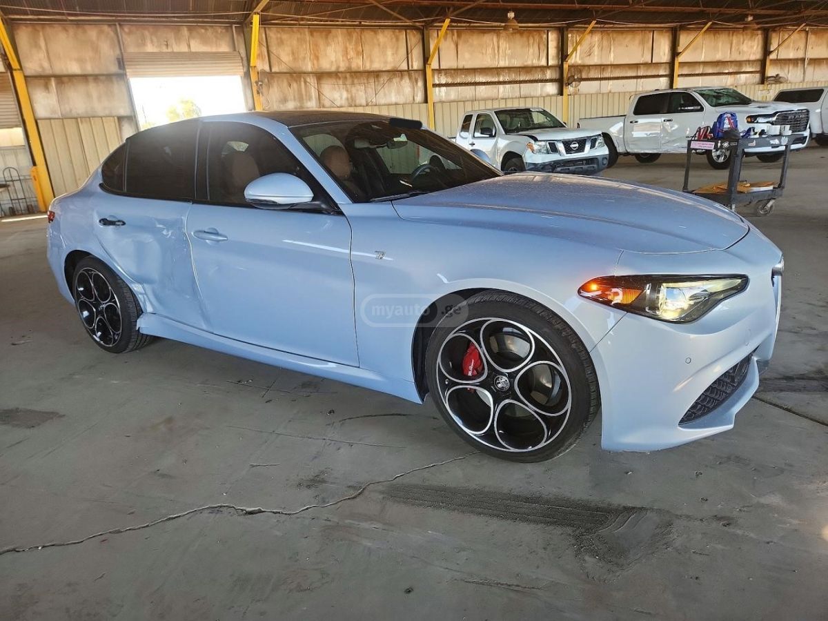 Alfa Romeo Giulia - фото 3
