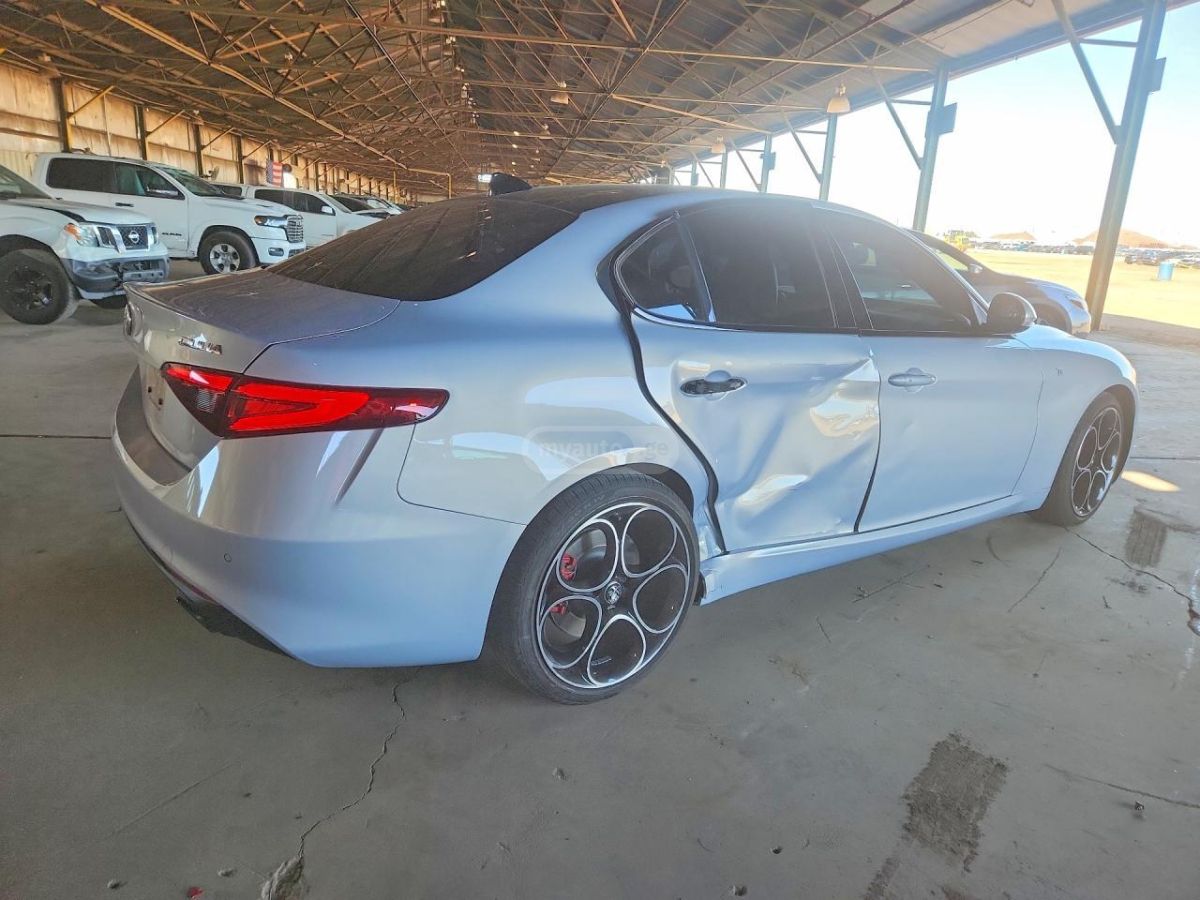 Alfa Romeo Giulia - фото 5