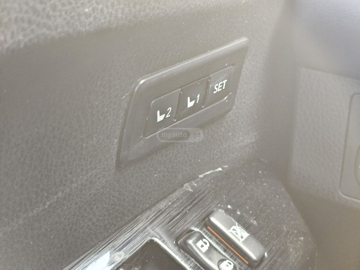 Toyota RAV 4 - фото 13