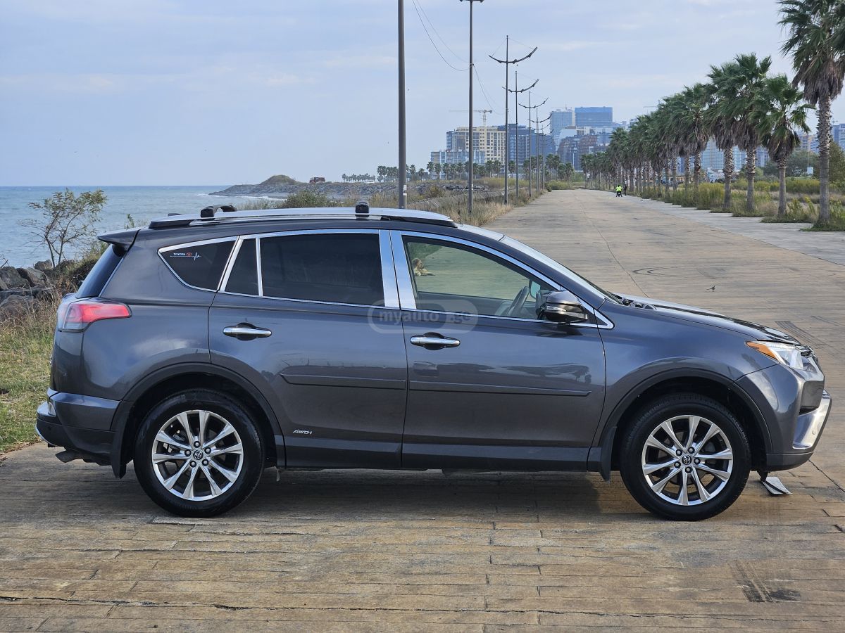 Toyota RAV 4 - фото 8