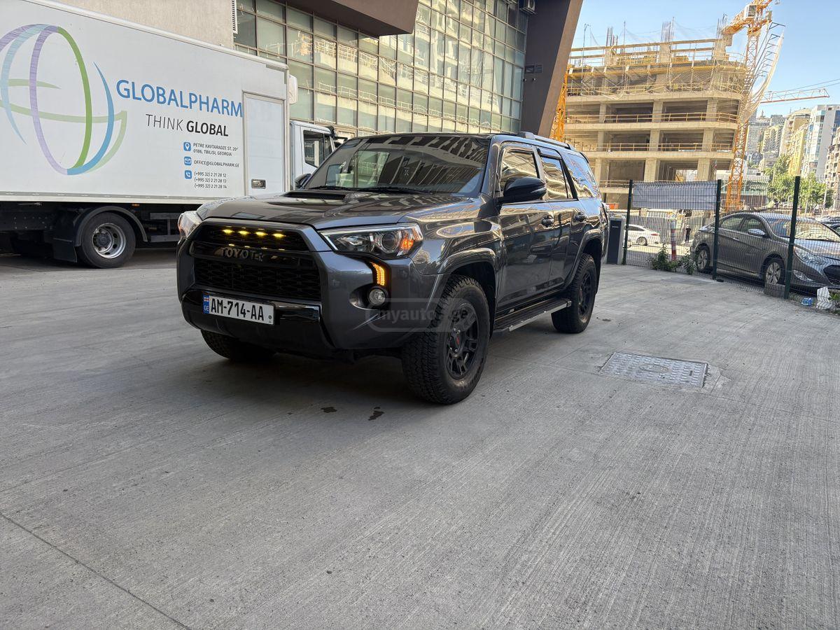 نمای دیگر Toyota TRD Off Road Premium 4dr 4x4 A 2018