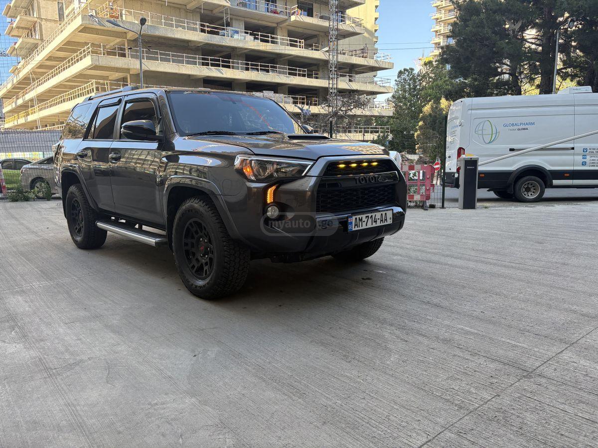 نمای دیگر Toyota TRD Off Road Premium 4dr 4x4 A 2018
