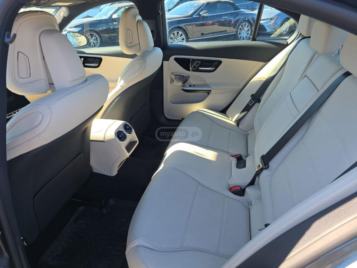Mercedes-Benz C 300 2025 — миниатюра 11
