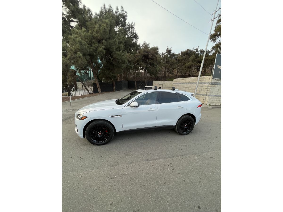 Jaguar F-Pace - фото 10